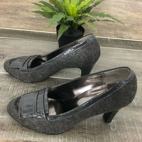 Jon Josef Gray Fabric Patent Leather Dress Pumps Size 8.5 - Picture 2 of 10